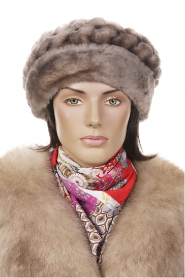 Шапка женская из мутона