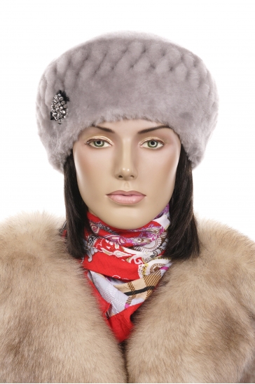 Шапка женская из овчины