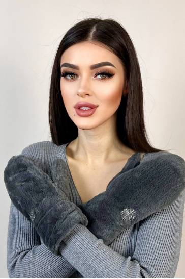 Меховые варежки женские