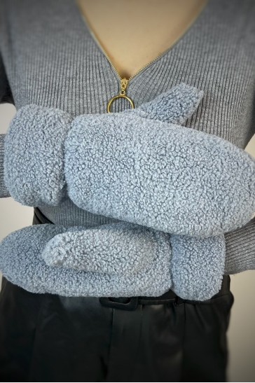 Варежки женские